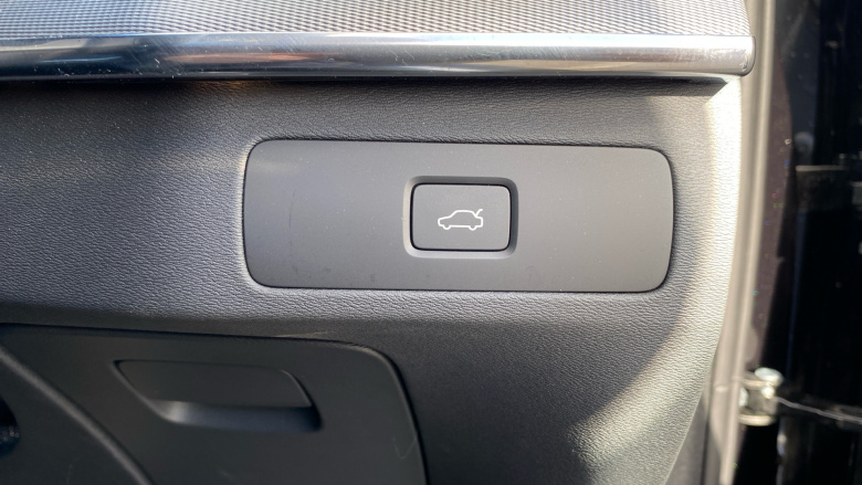 Volvo XC90 2.0 B5D [235] Plus Dark 5dr AWD Geartronic Diesel Estate